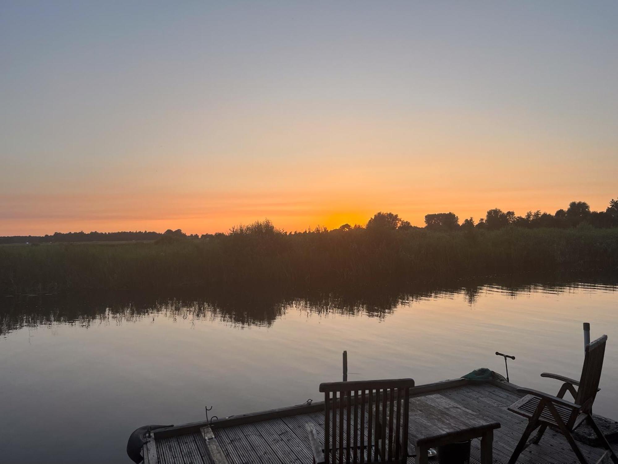 Luxe En Ruim Chalet Met Airco Bij Leekstermeer Matsloot Экстерьер фото