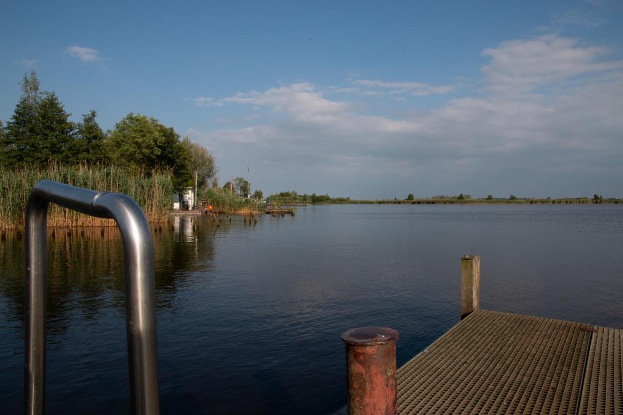 Luxe En Ruim Chalet Met Airco Bij Leekstermeer Matsloot Экстерьер фото