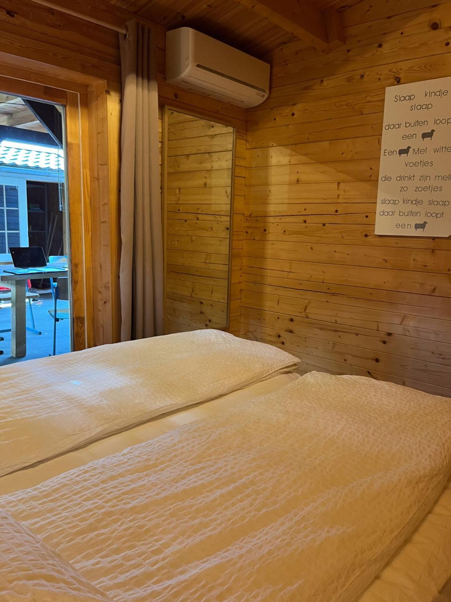 Luxe En Ruim Chalet Met Airco Bij Leekstermeer Matsloot Экстерьер фото