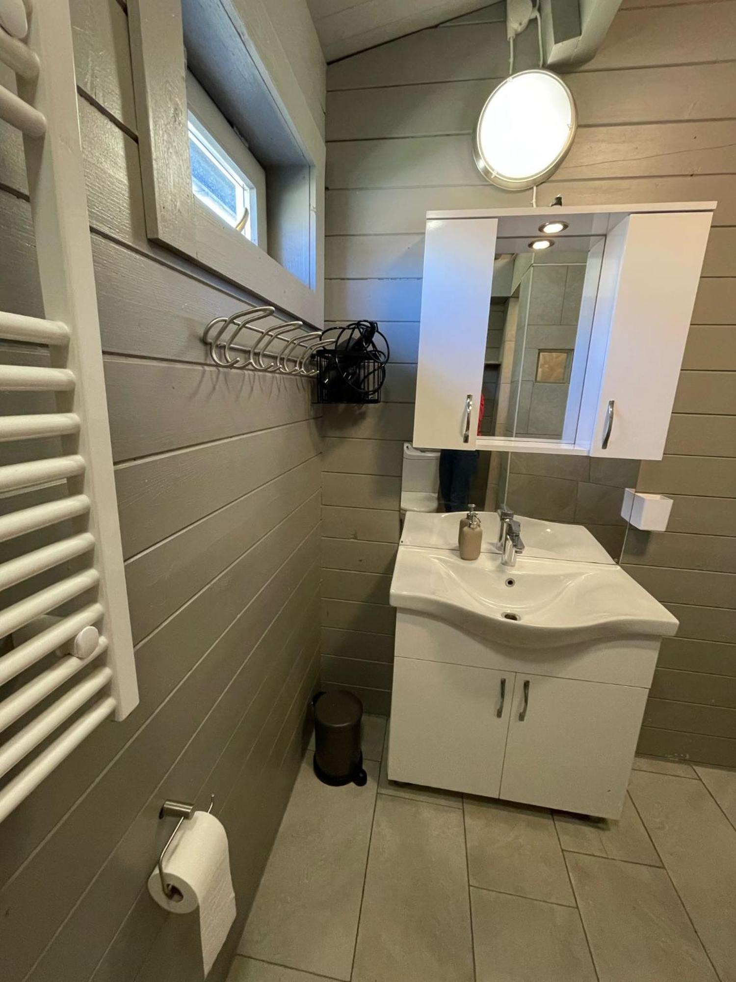 Luxe En Ruim Chalet Met Airco Bij Leekstermeer Matsloot Экстерьер фото